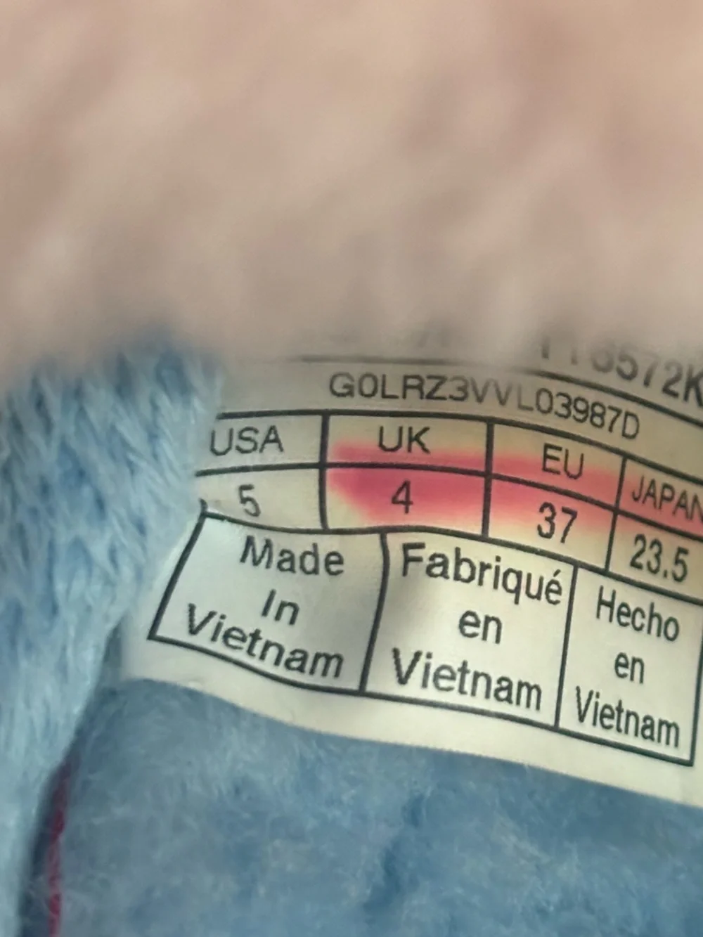 UGG LIMITED EDITION Big Kids- “ FLUFF YEAH” Plush Shearling  Slide Slippers SZ 5